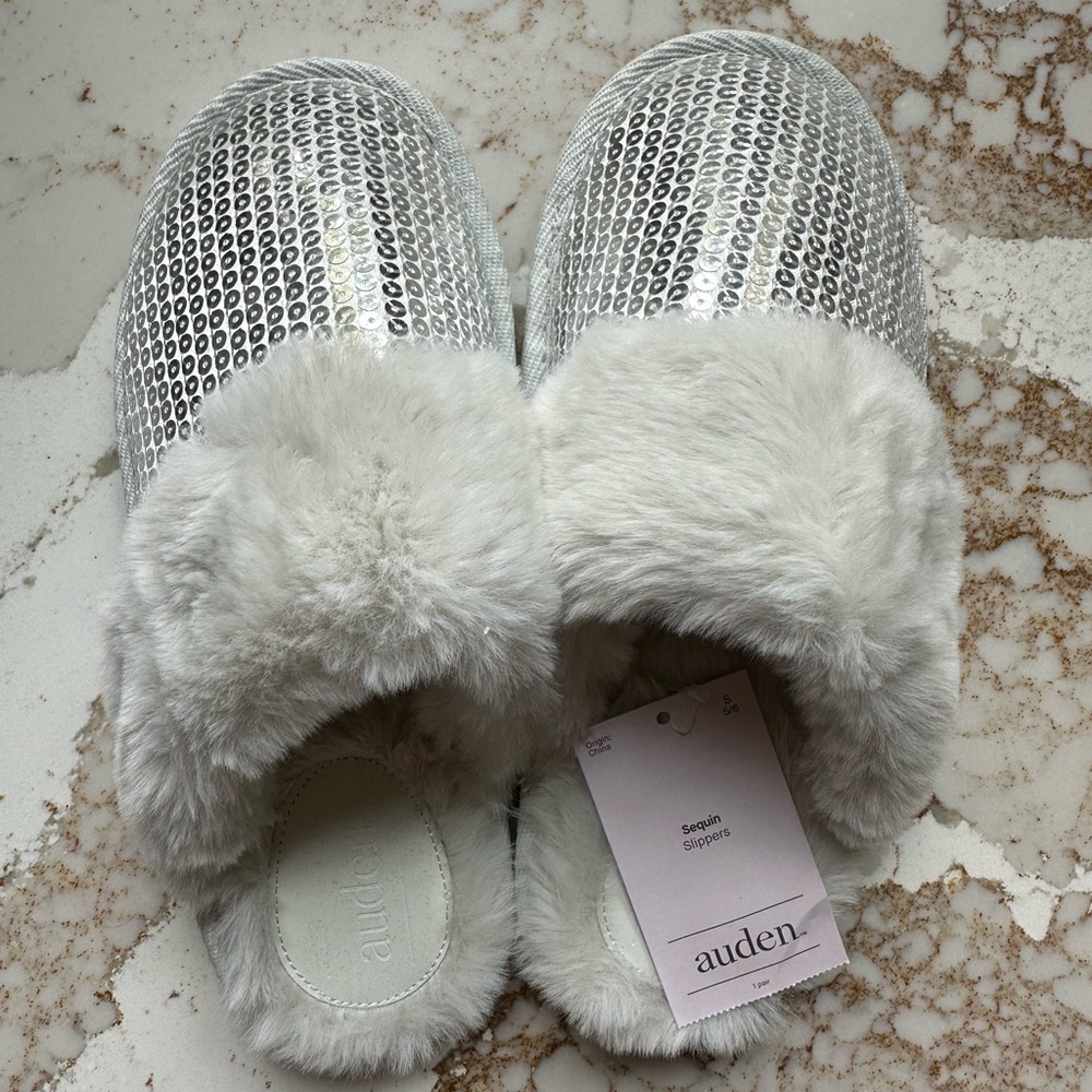 NWT Auden Women's Silver Sequin Slippers